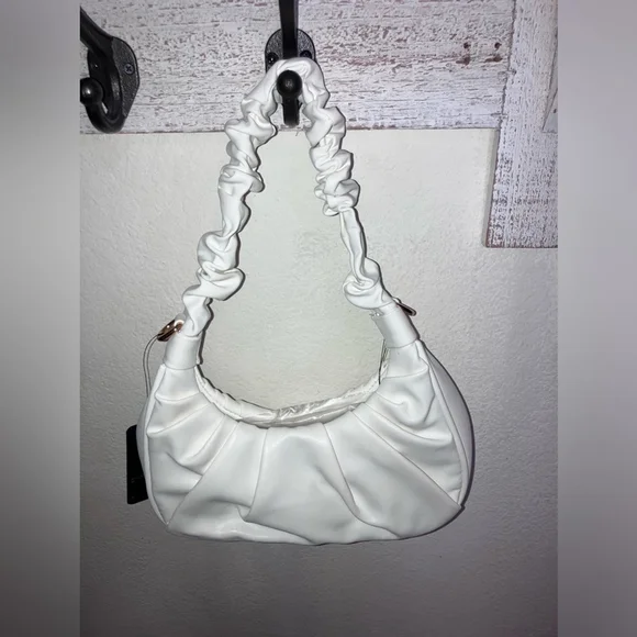 🔥NWT🔥 Vegan Leather Scrunch Handle Hobo Mini Tote/Crossbody in Chic White - Picture 14 of 14